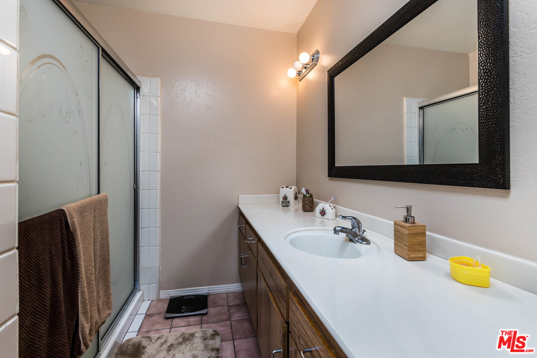 1876 Fitzgerald Road Simi Valley, CA 93065 - Photo 12 of 18