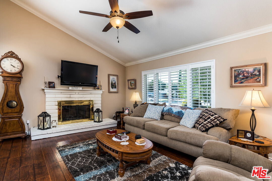 1876 Fitzgerald Road Simi Valley, CA 93065 - Photo 3 of 18