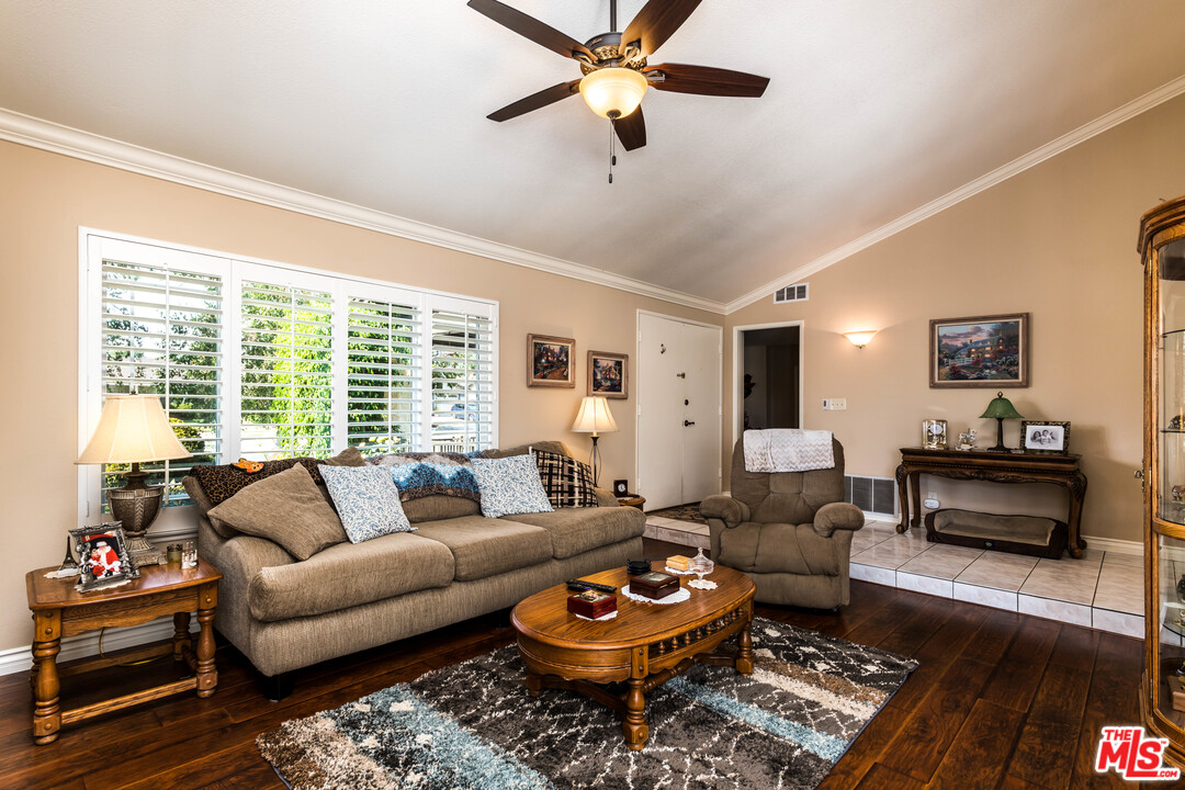 1876 Fitzgerald Road Simi Valley, CA 93065 - Photo 4 of 18