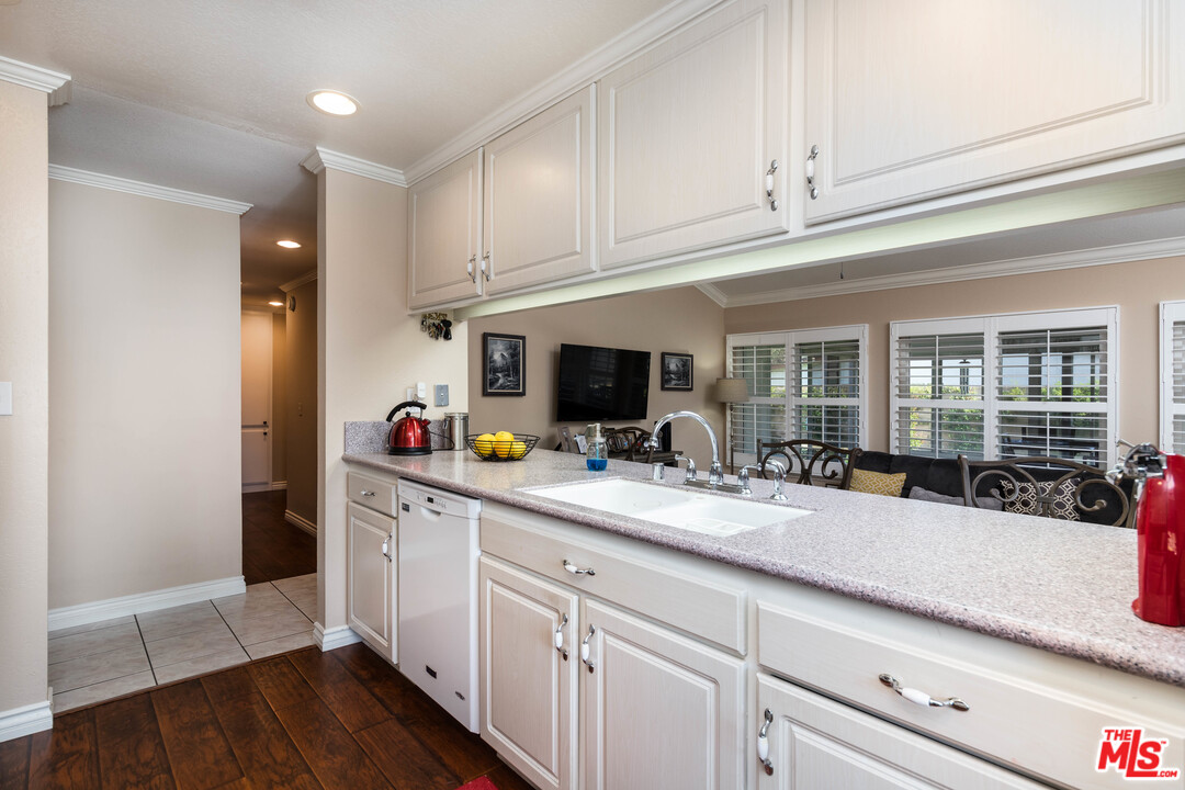 1876 Fitzgerald Road Simi Valley, CA 93065 - Photo 7 of 18