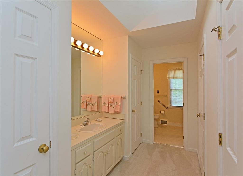 242 Sweet Gum Road Pittsburgh, PA 15238 - Photo 10 of 14 Gallery Image 10