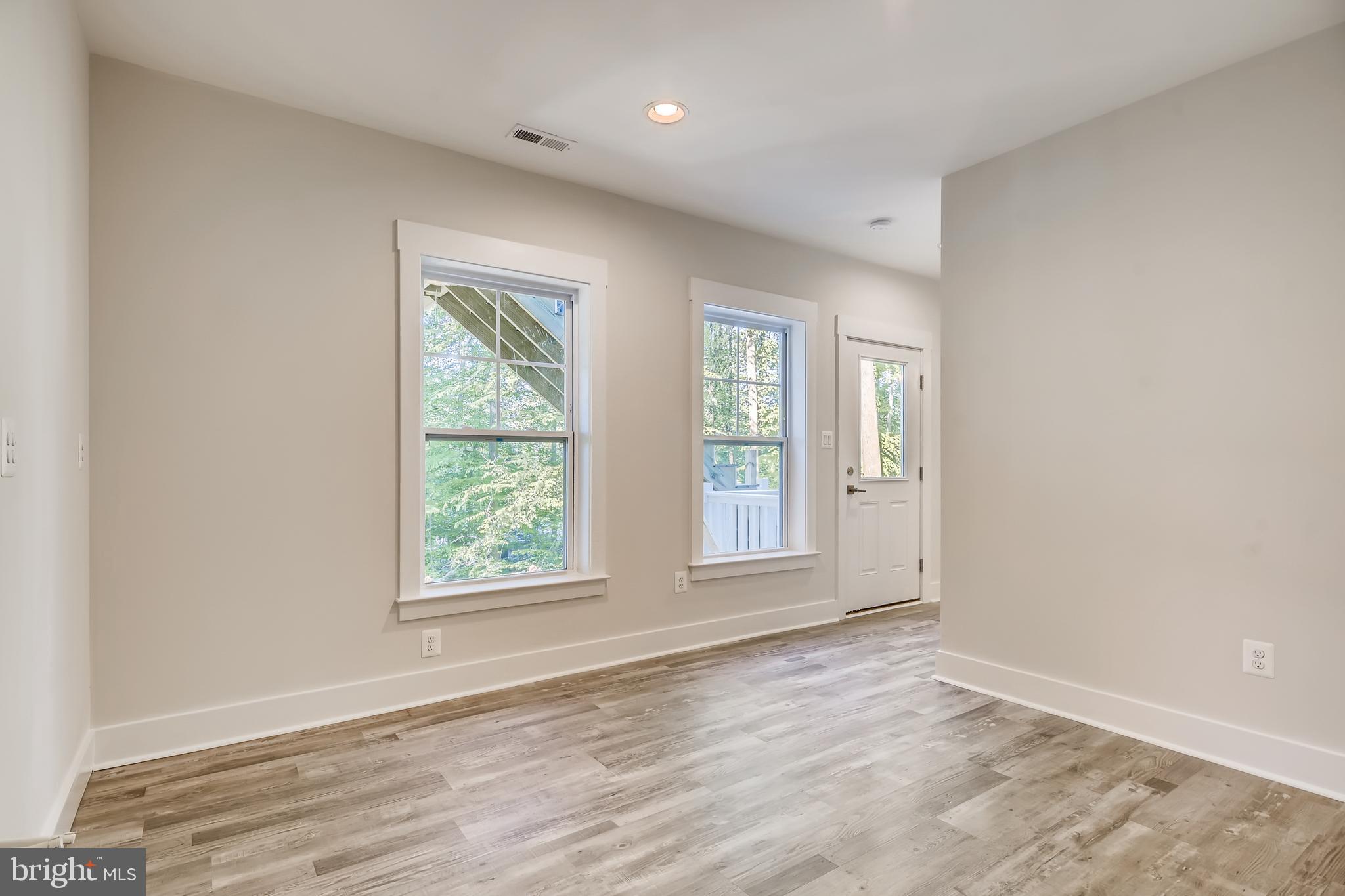 1215 B Providence Road Towson, MD 21286 - Photo 23 of 27 Lower Level - In-law suite with eat-in Kitchen