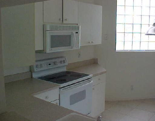6099 Caladium Road, Unit 6099 Delray Beach, FL 33484 - Photo 3 of 15 Kitchen