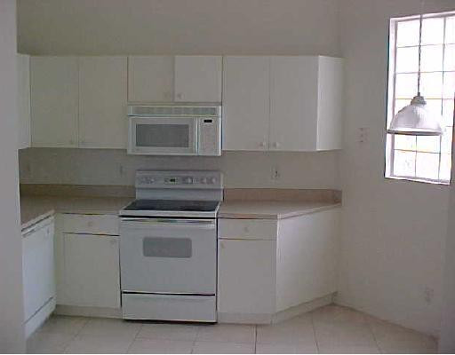 6099 Caladium Road, Unit 6099 Delray Beach, FL 33484 - Photo 4 of 15 Kitchen