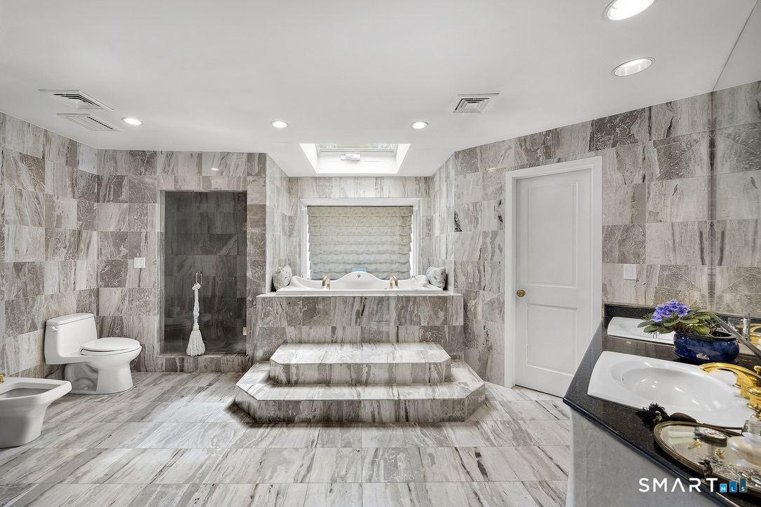 34 Canoe Brook Road Trumbull, CT 06611 - Photo 20 of 37