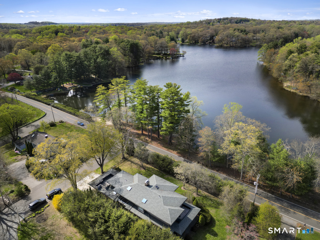 34 Canoe Brook Road Trumbull, CT 06611 - Photo 2 of 37