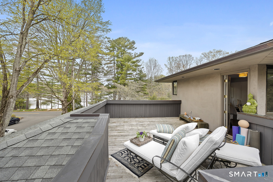 34 Canoe Brook Road Trumbull, CT 06611 - Photo 24 of 37