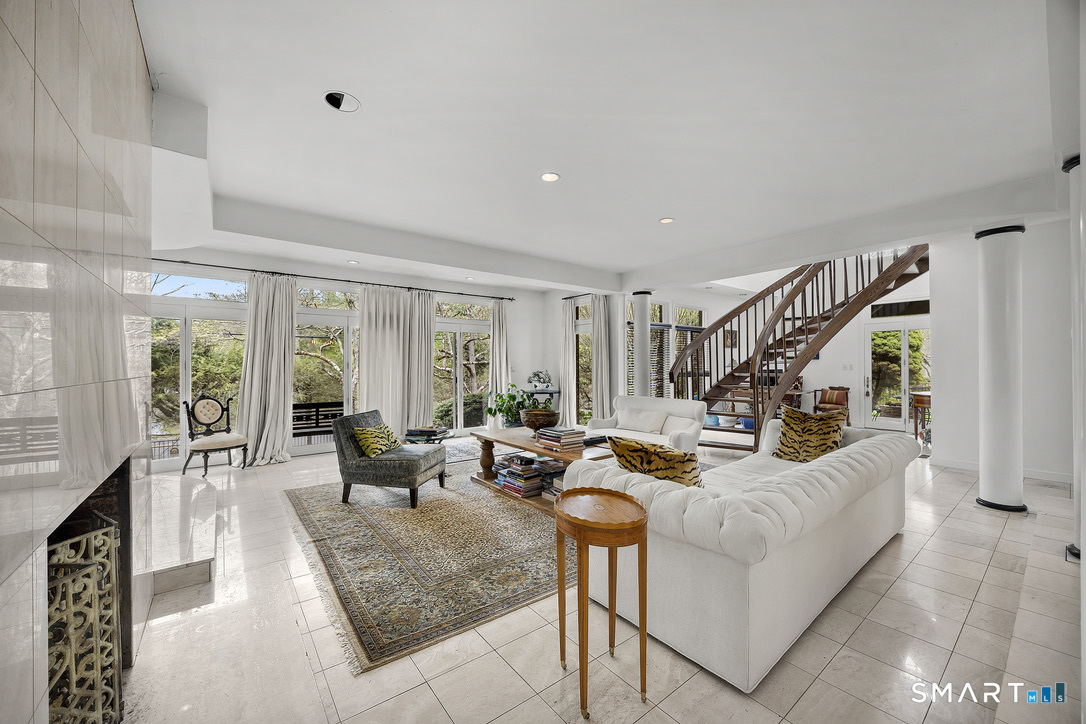 34 Canoe Brook Road Trumbull, CT 06611 - Photo 5 of 37