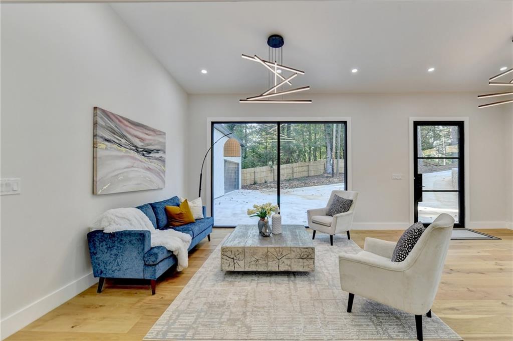 5255 Buice Road Alpharetta, GA 30022 - Photo 4 of 63