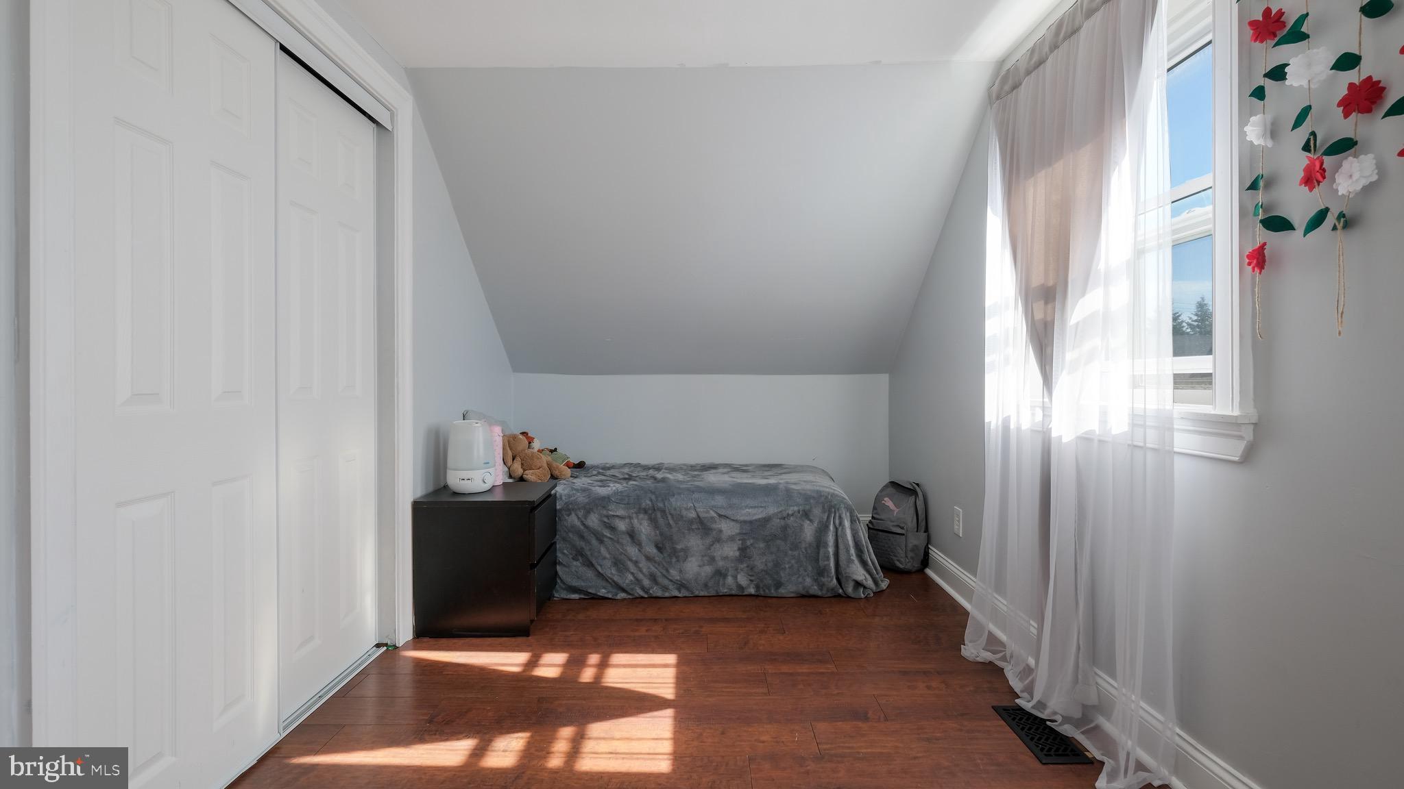 712 North York Road Willow Grove, PA 19090 - Photo 22 of 27 a view of front door and bedroom
