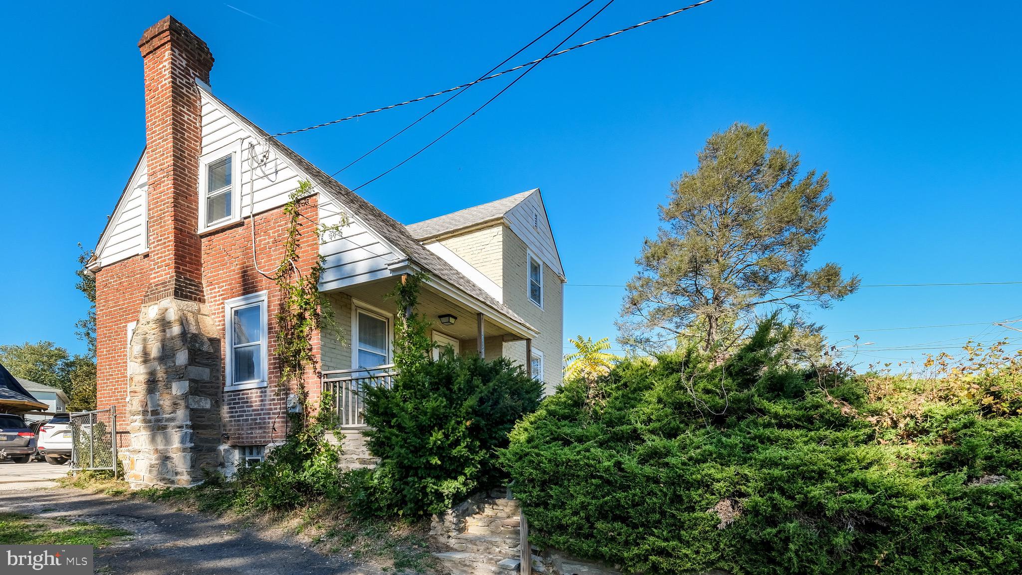 712 North York Road Willow Grove, PA 19090 - Photo 5 of 27 a view of a house with a tree