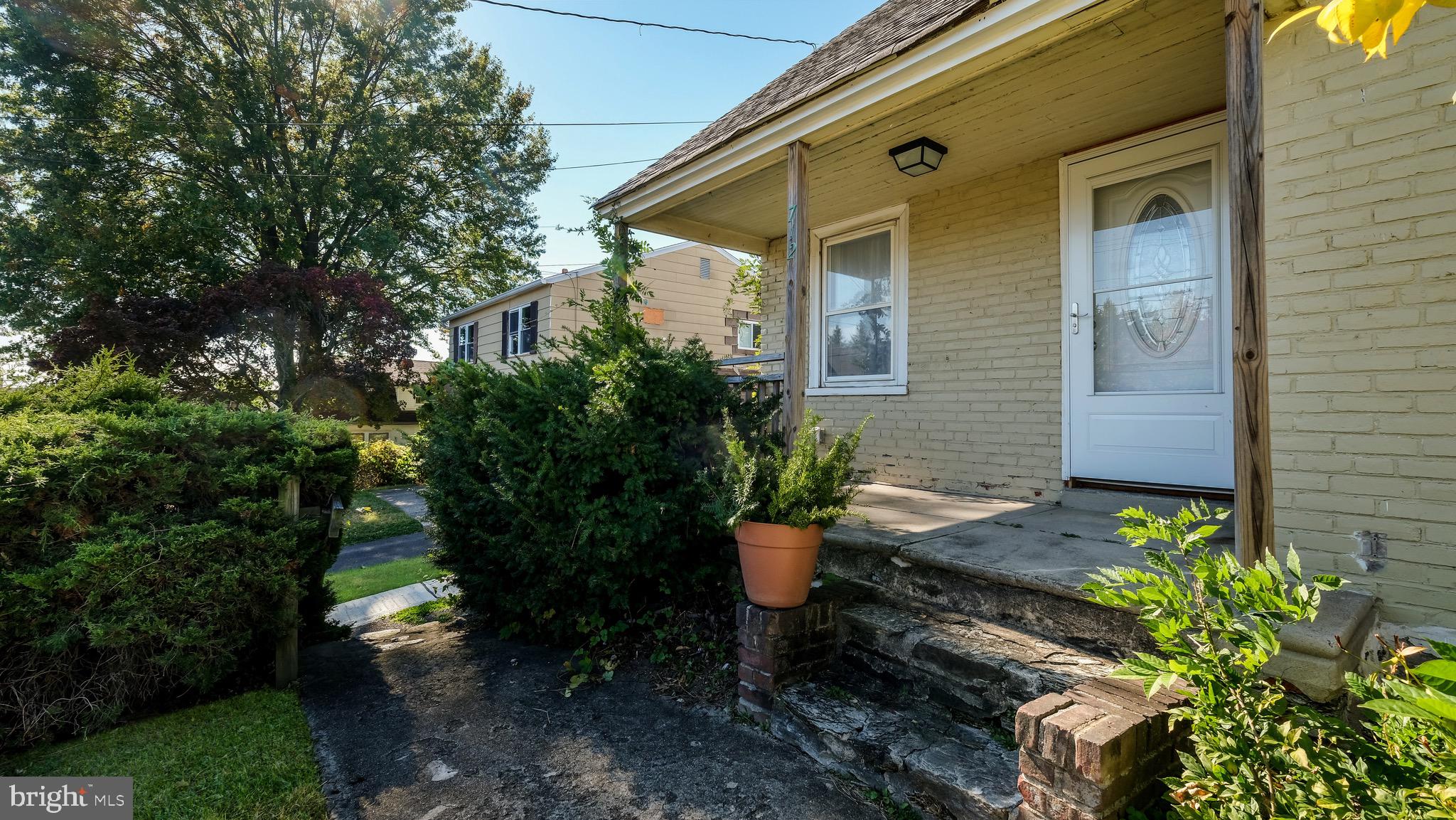 712 North York Road Willow Grove, PA 19090 - Photo 8 of 27 a front view of a house with a yard