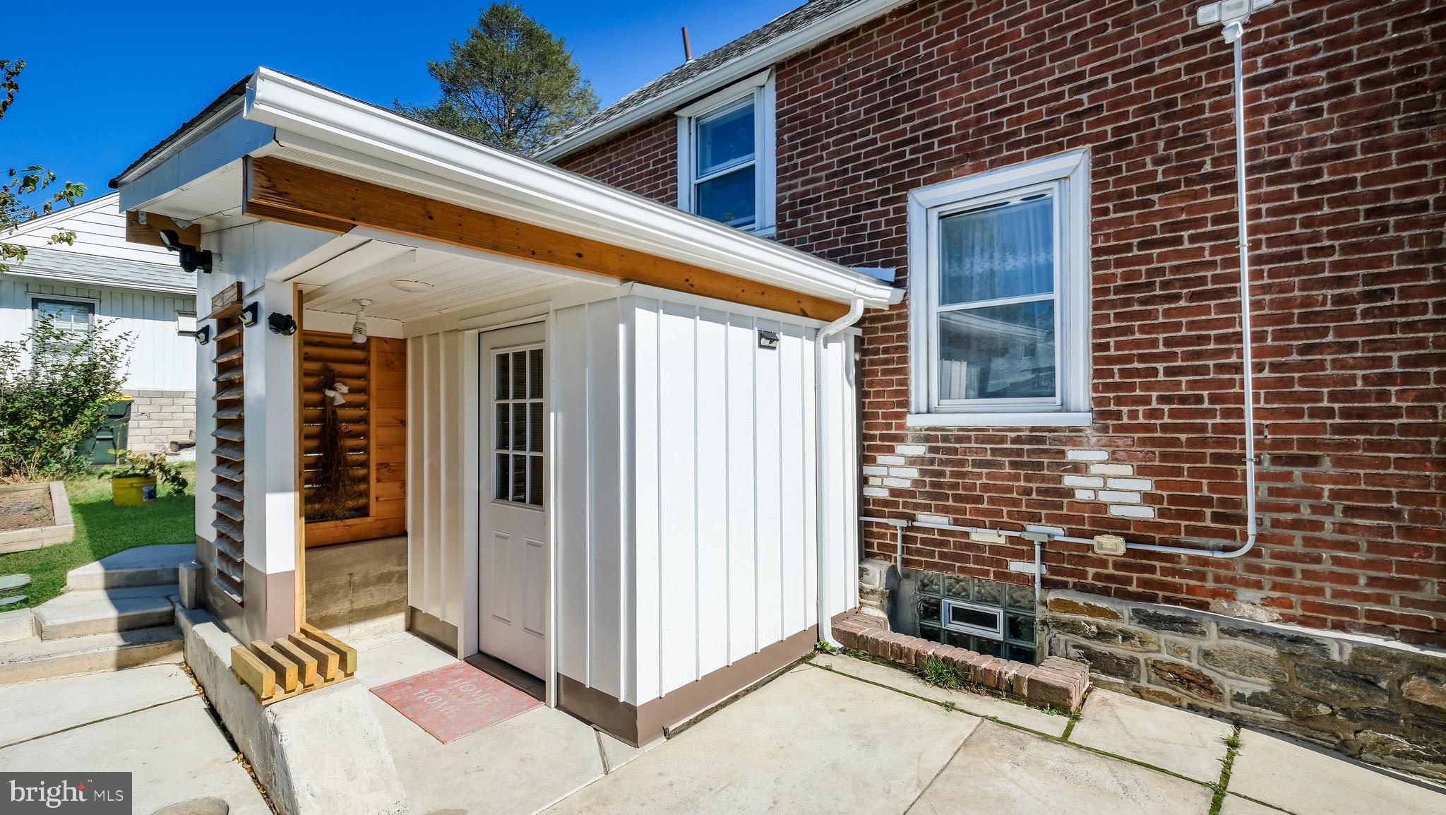 712 North York Road Willow Grove, PA 19090 - Photo 9 of 27 a view of outdoor space and yard
