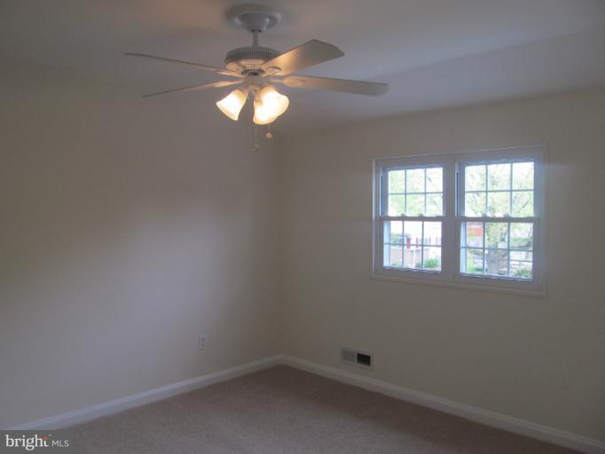 905 Southridge Road Catonsville, MD 21228 - Photo 3 of 14 an empty room with a window