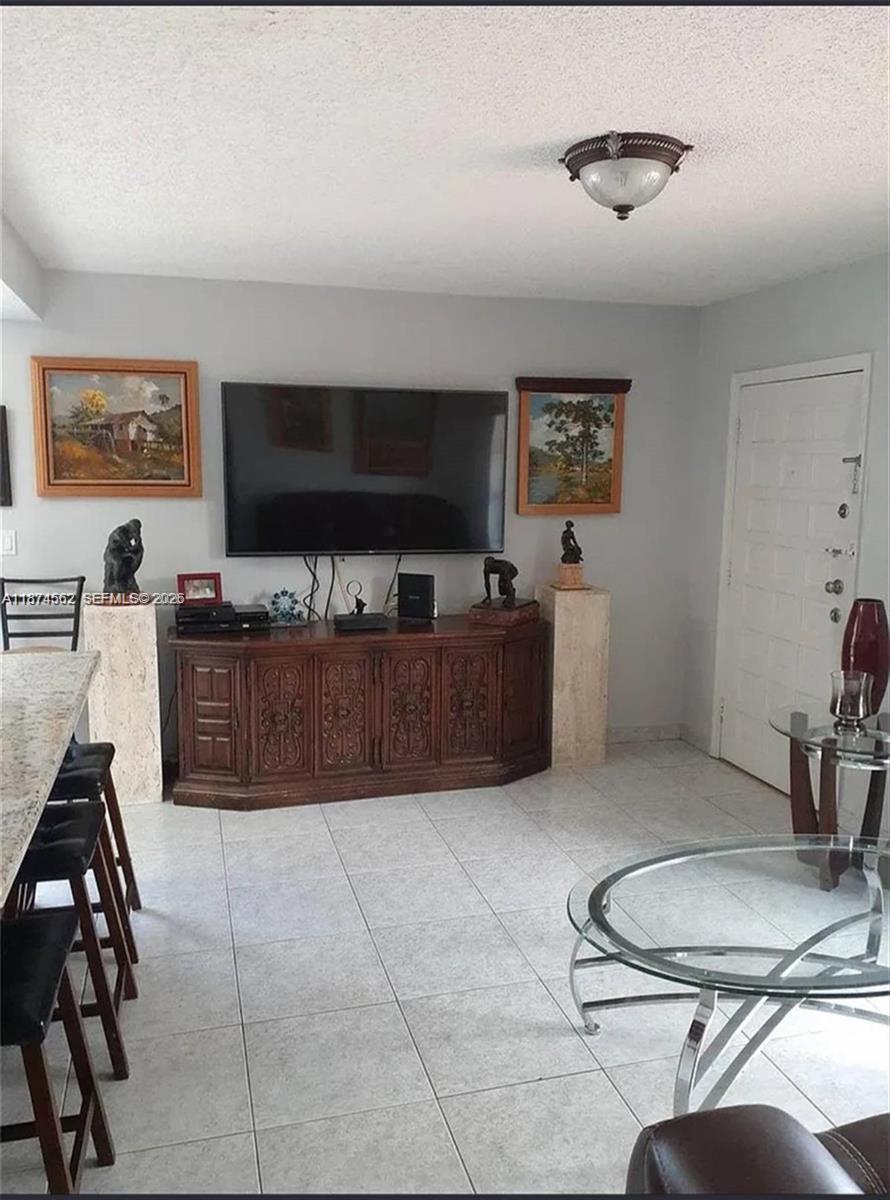9360 Southwest 37th Street Miami, FL 33165 - Photo 2 of 17