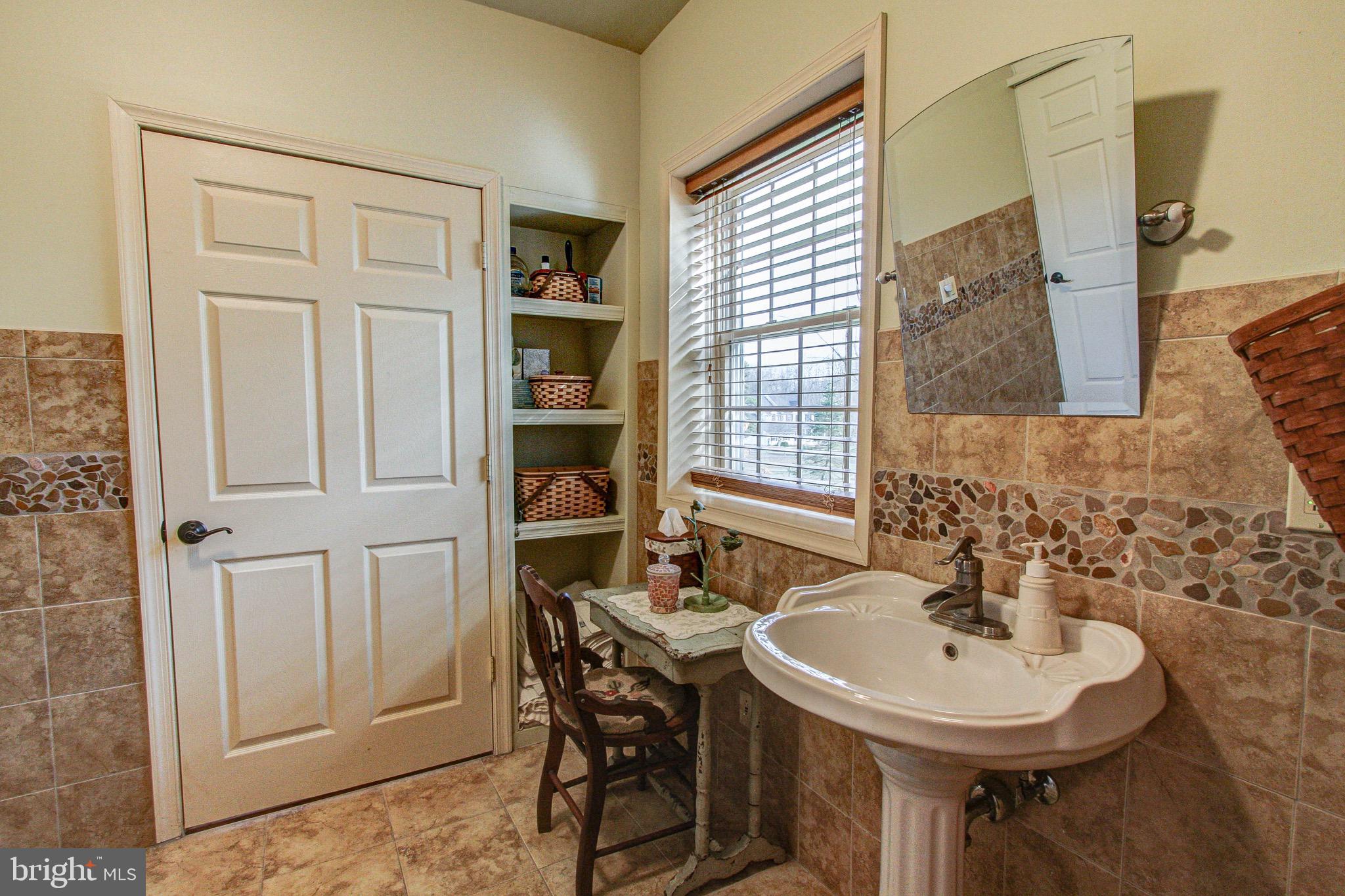 2613 Hill Road Green Lane, PA 18054 - Photo 117 of 146 Cottage bath with pedestal sink and built-ins