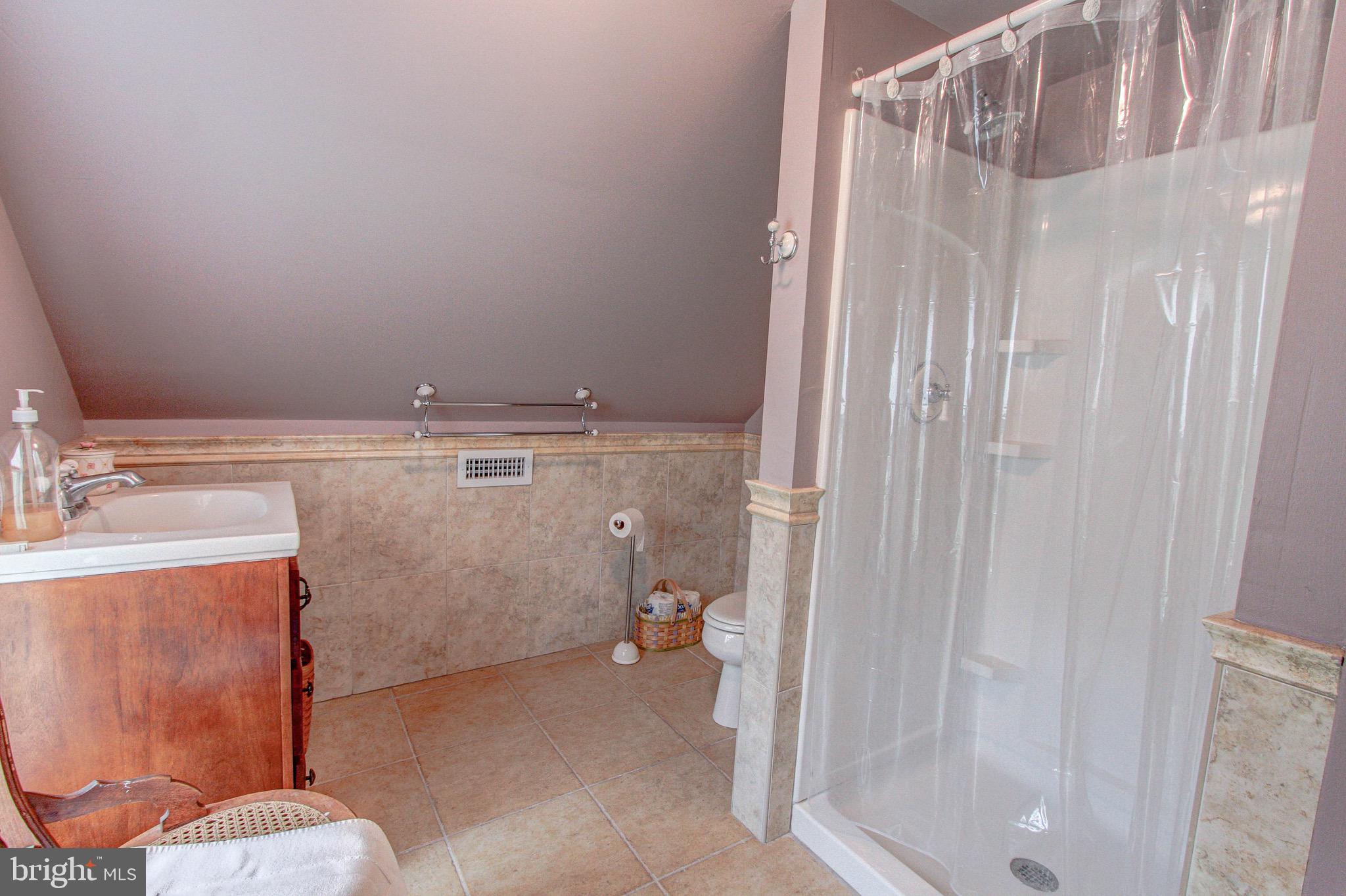 2613 Hill Road Green Lane, PA 18054 - Photo 126 of 146 Cottage loft bathroom with shower