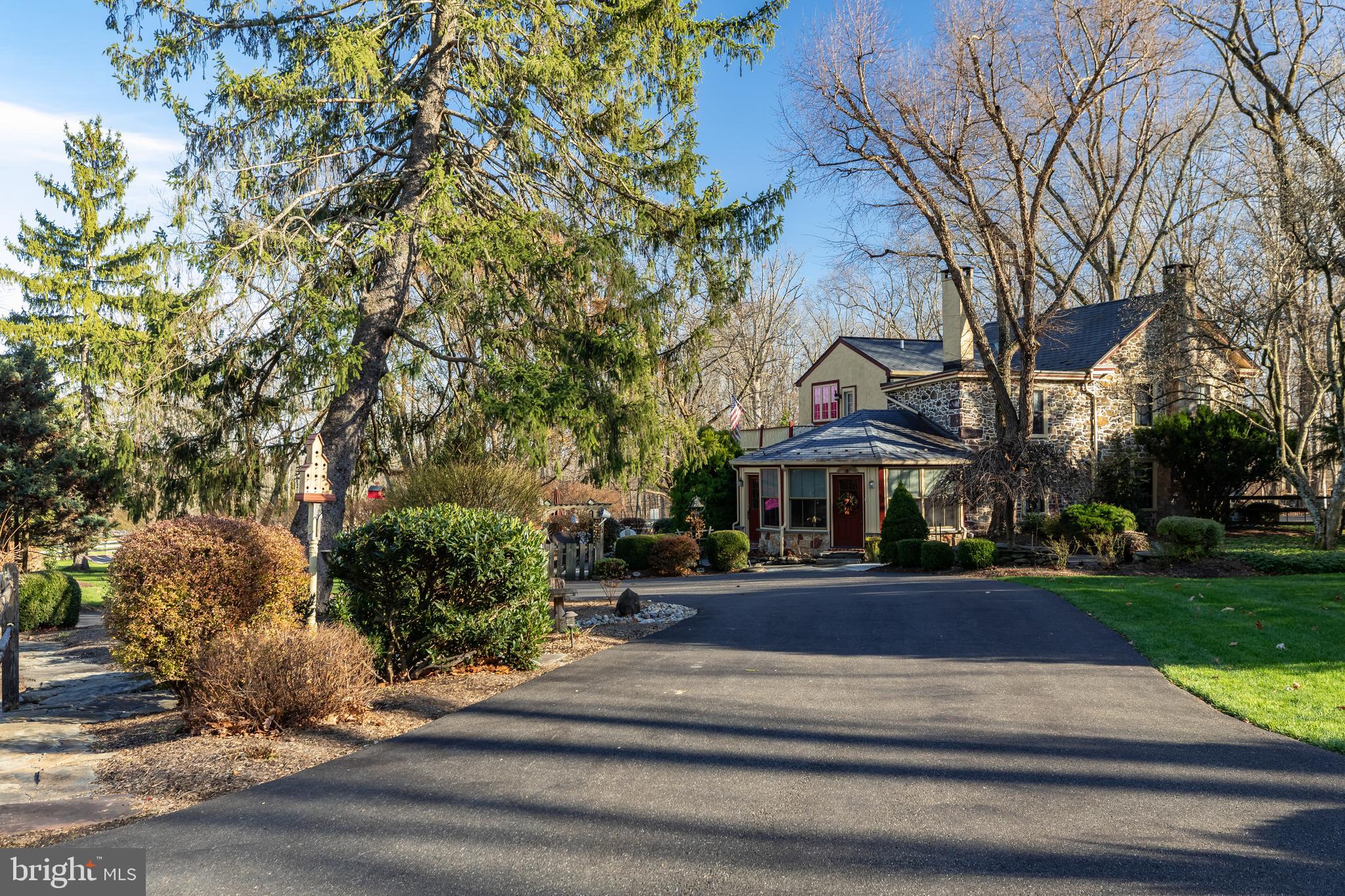 2613 Hill Road Green Lane, PA 18054 - Photo 69 of 146 View of the main house from the driveway