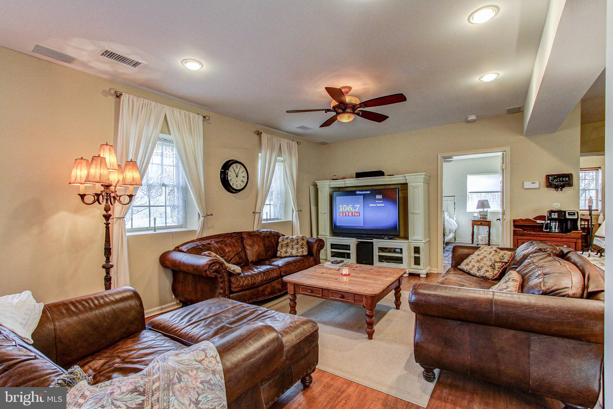 2613 Hill Road Green Lane, PA 18054 - Photo 98 of 146 Your living area in the cottage!