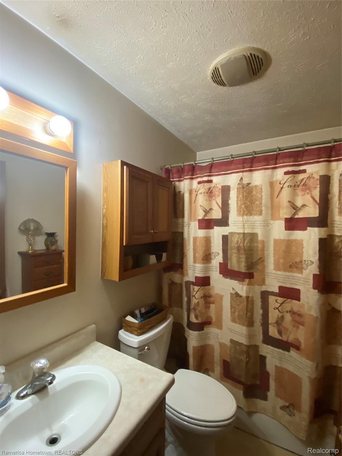 34228 Van Born Road Wayne, MI 48184 - Photo 14 of 25 3DC83C5A-4F3F-48DD-97E1-32ECE7FE889F.jpeg