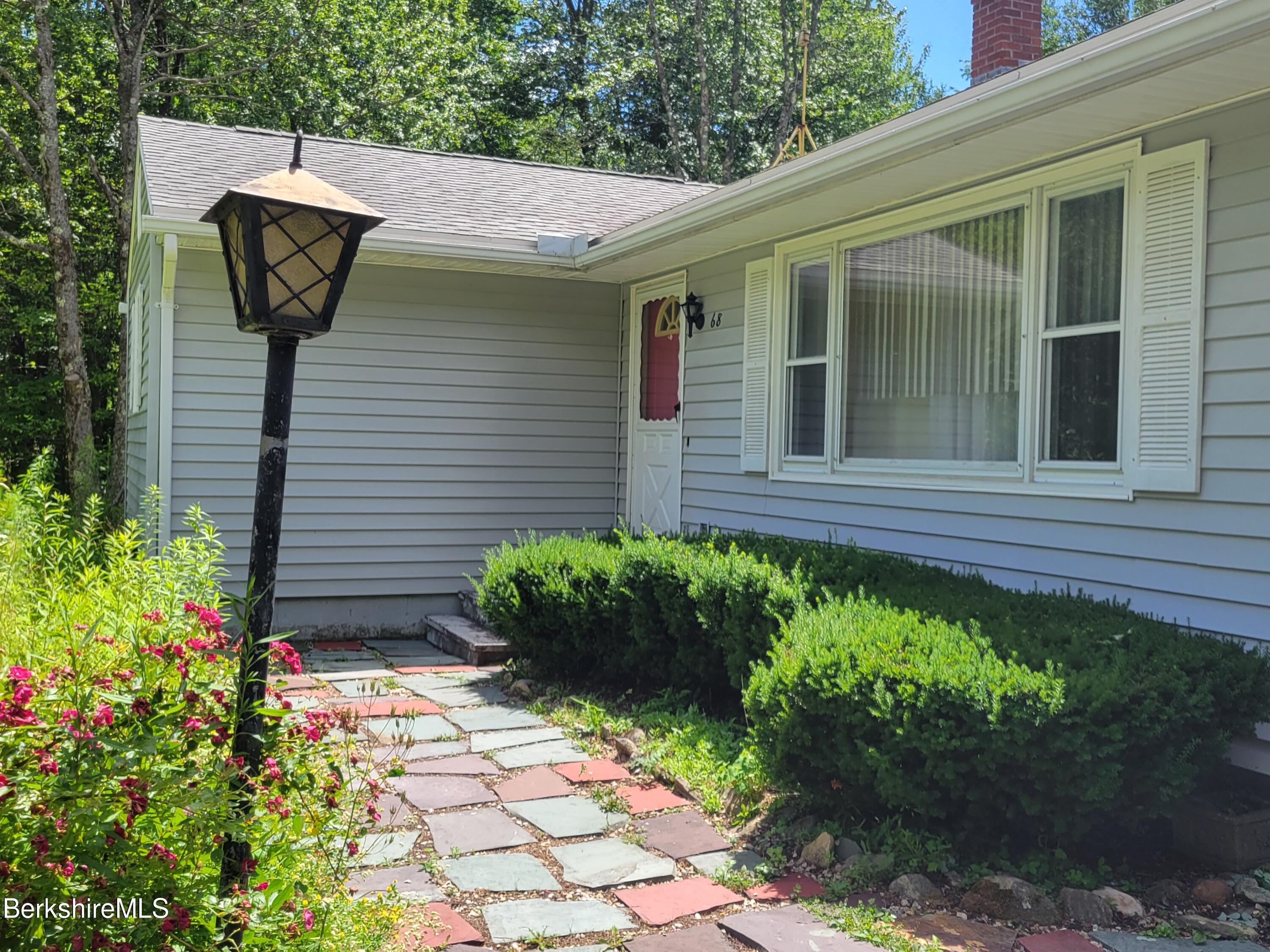 68 Wade Inn Road Becket, MA 01223 - Photo 4 of 18 1000002369