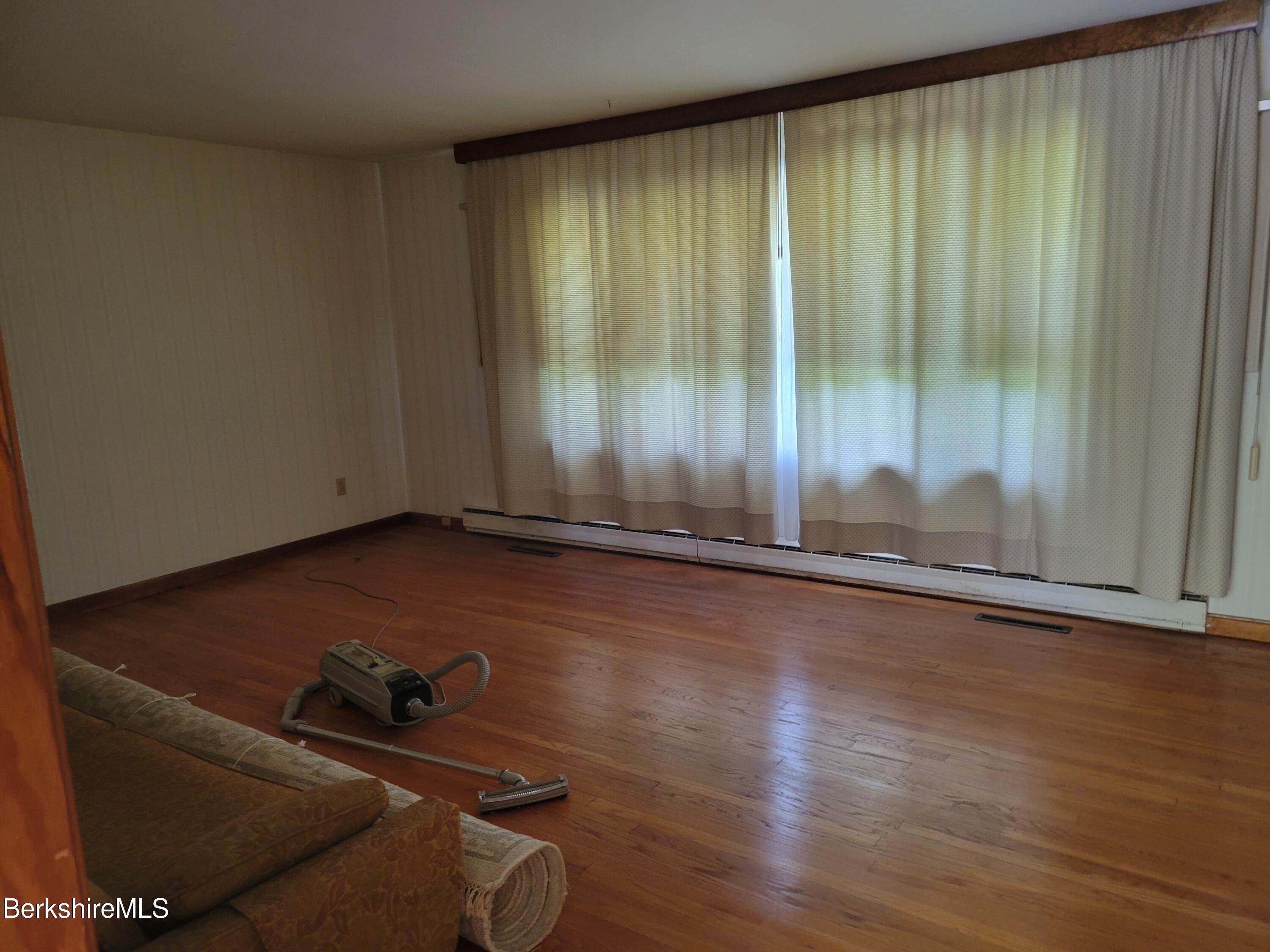 68 Wade Inn Road Becket, MA 01223 - Photo 5 of 18 1000002382