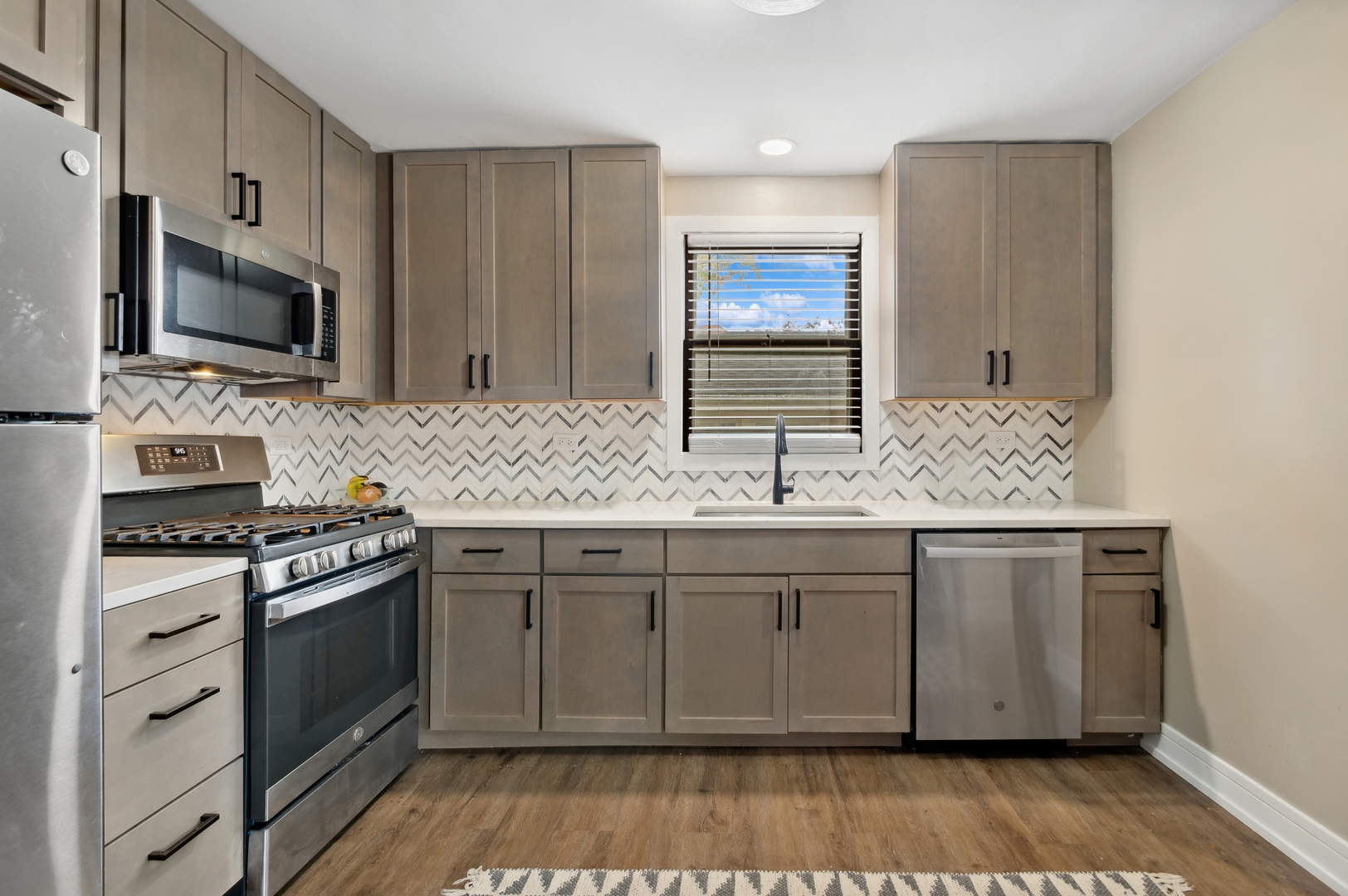 236 North West Road Lombard, IL 60148 - Photo 5 of 23