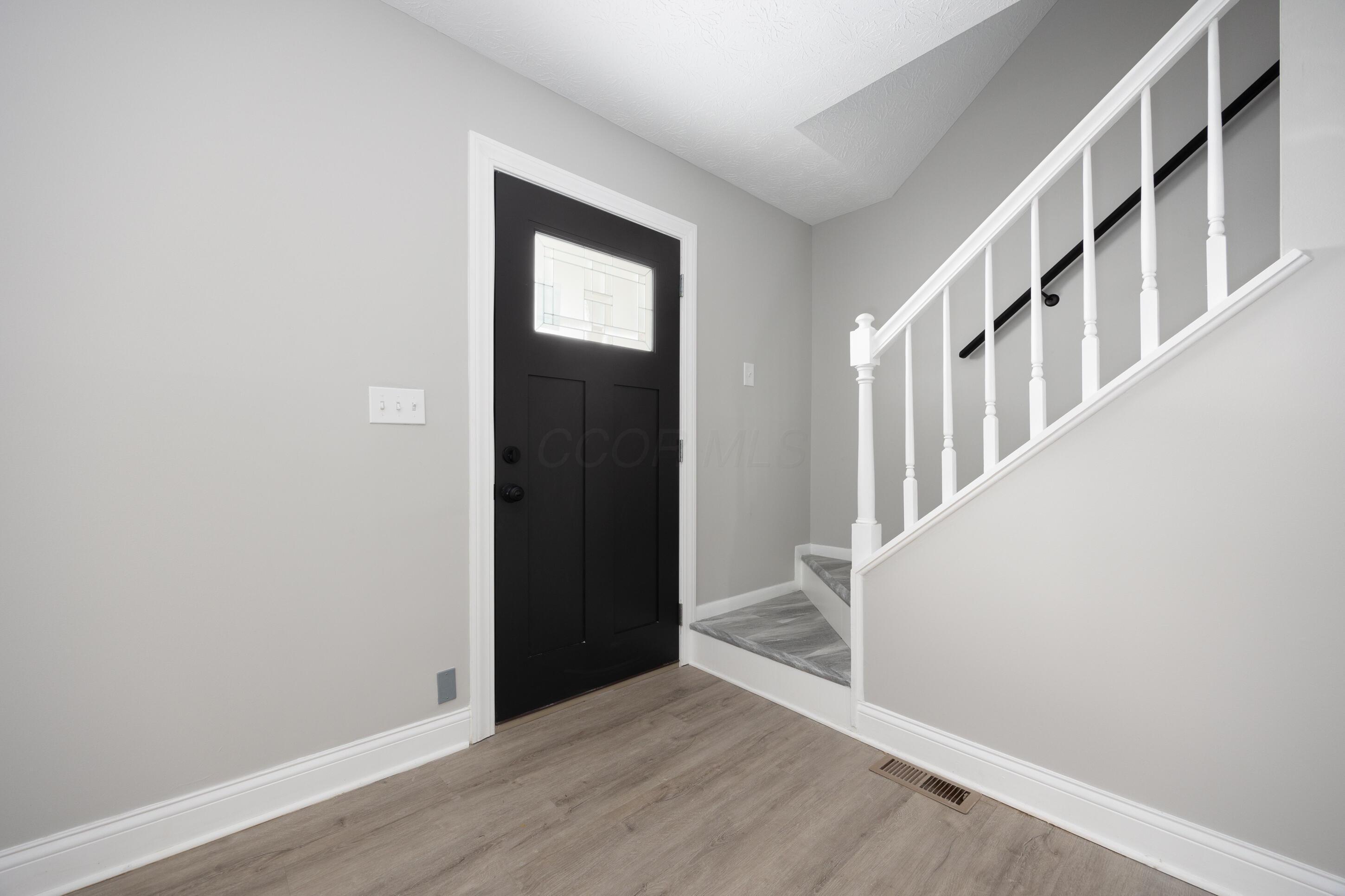 4933 Dunlap Road Columbus, OH 43229 - Photo 6 of 42 IMG_5553