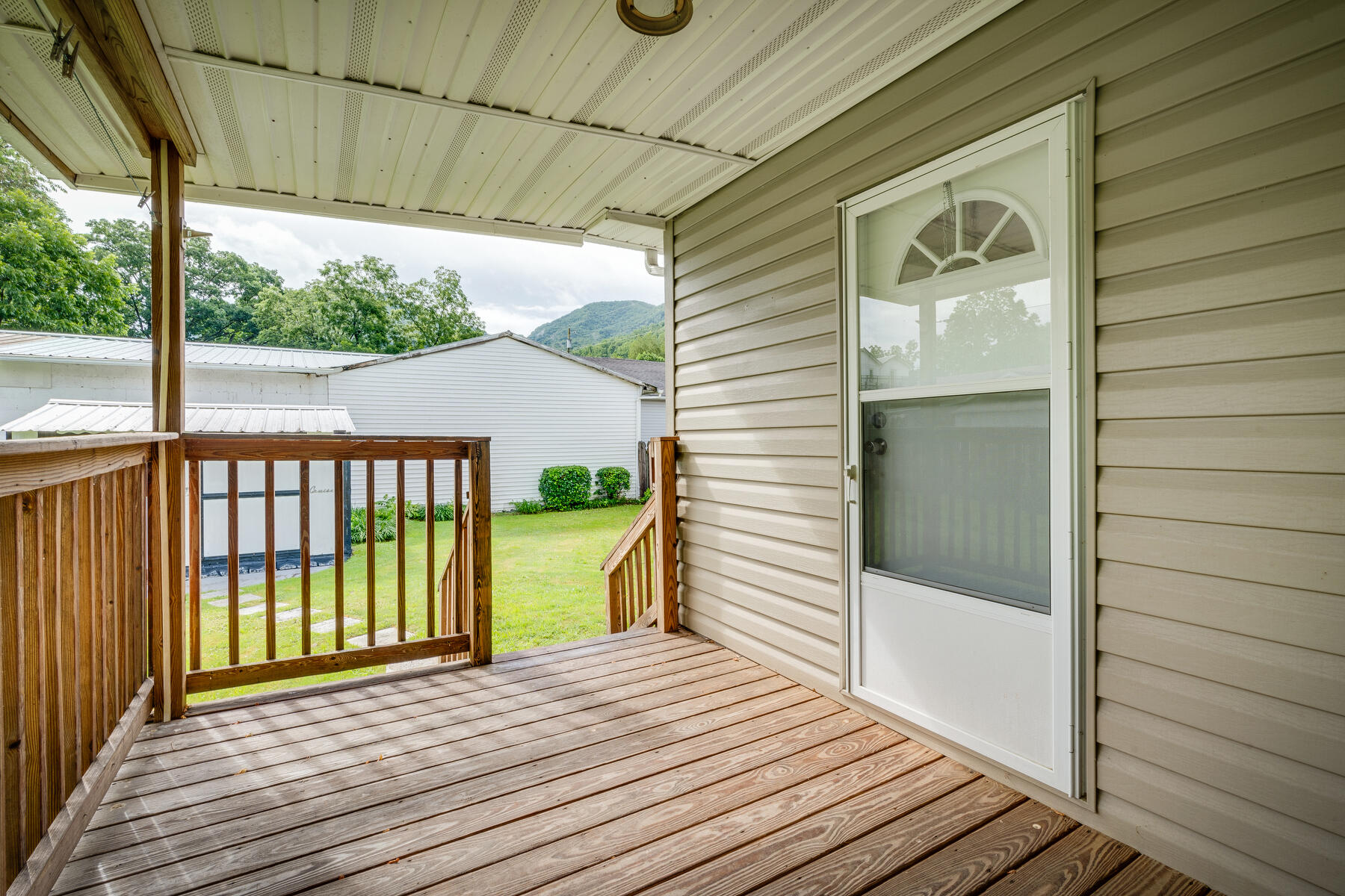 111 Melrose Street Hampton, TN 37658 - Photo 35 of 44 035