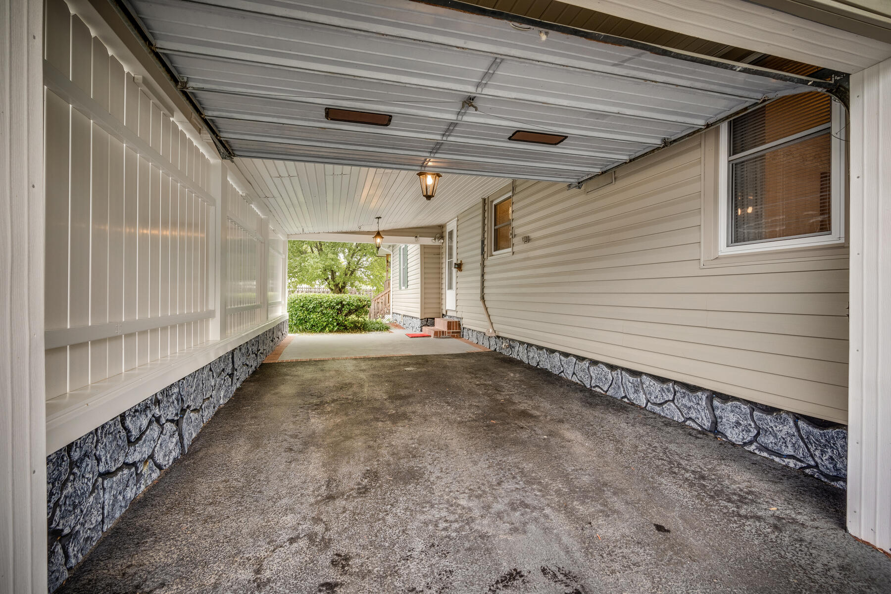 111 Melrose Street Hampton, TN 37658 - Photo 5 of 44 005