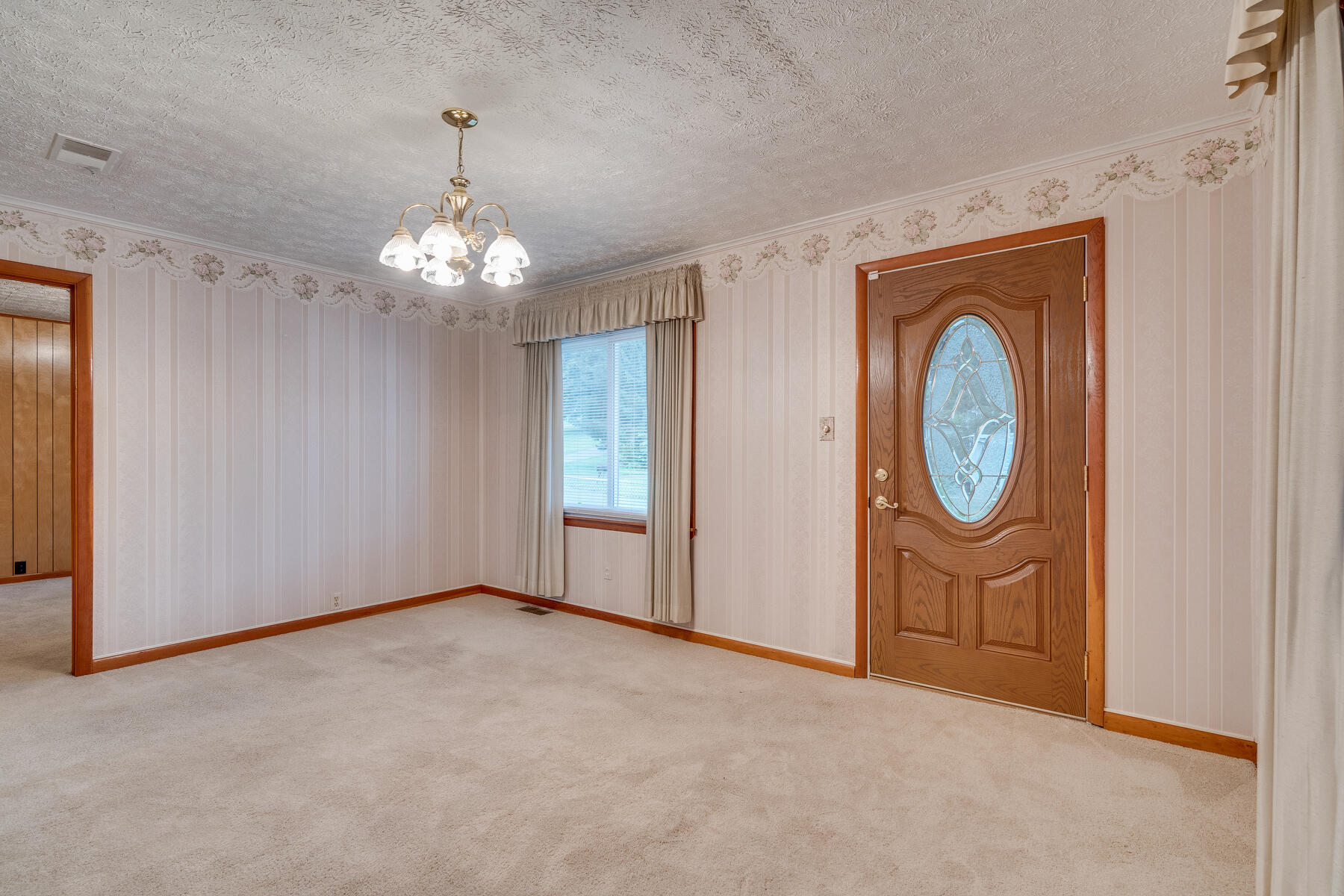 111 Melrose Street Hampton, TN 37658 - Photo 7 of 44 007