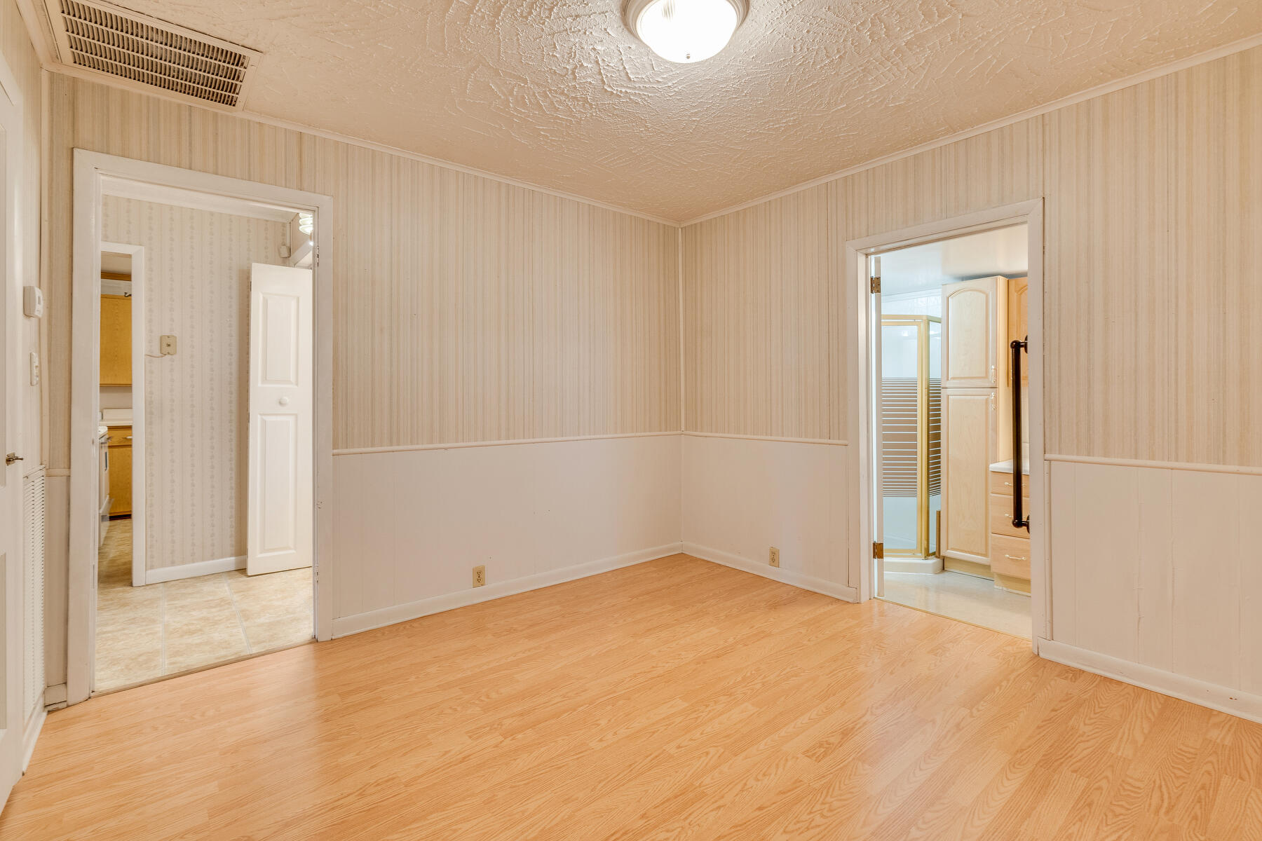 111 Melrose Street Hampton, TN 37658 - Photo 10 of 44 010