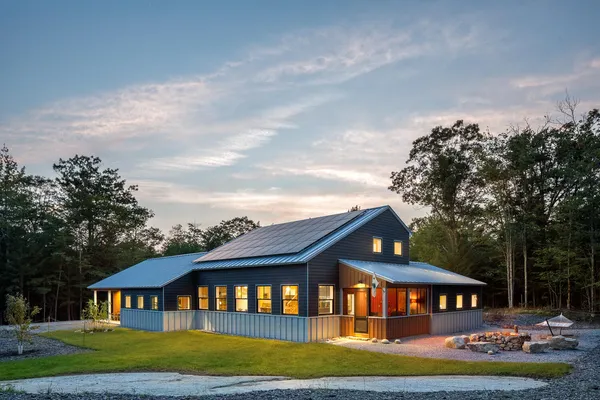 $1,000,000 | 12 Peter Robin Way, Freeport, ME 04032
