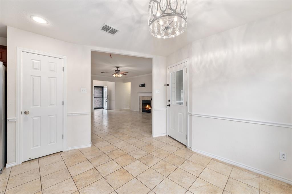 315 Rose Avenue Cleburne, TX 76033 - Photo 5 of 35