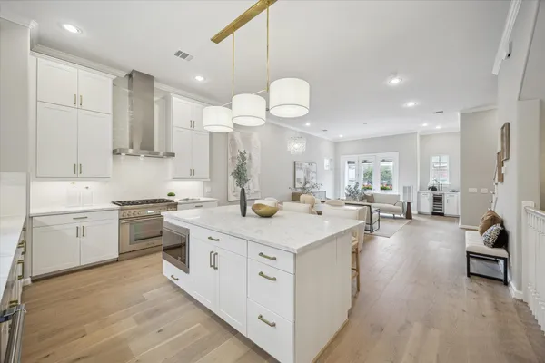 $800,000 | 4030 Blossom Street, Houston, TX 77007