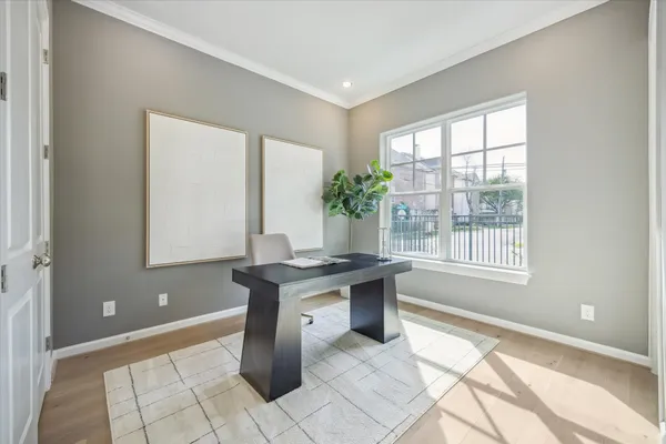 $800,000 | 4030 Blossom Street, Houston, TX 77007