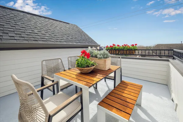 $800,000 | 4030 Blossom Street, Houston, TX 77007