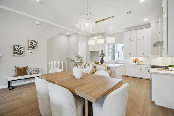 $800,000 | 4030 Blossom Street, Houston, TX 77007