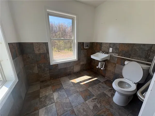 $3,000 | 7710 Highway 30, Unit TOP, Irwin, PA 15642