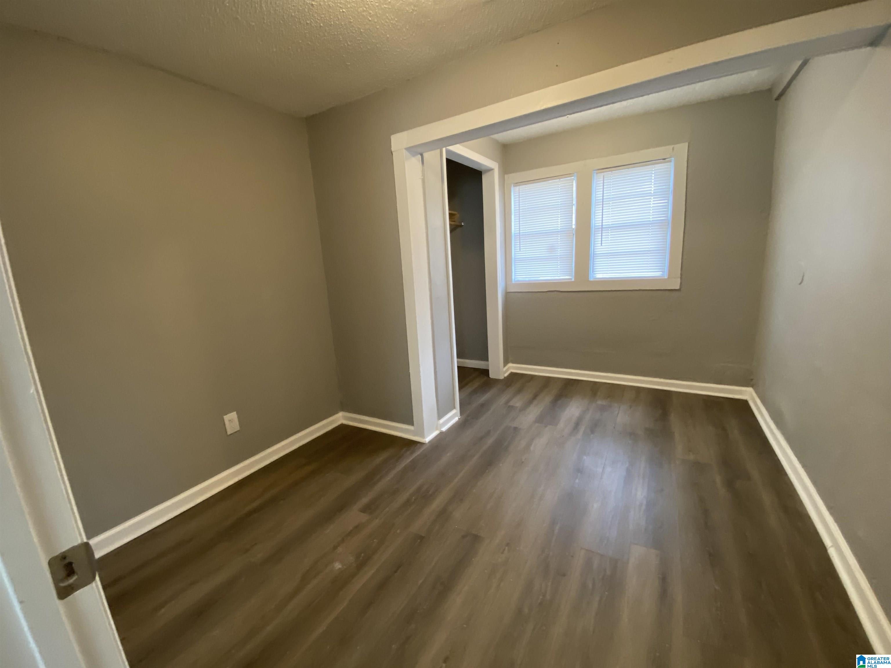 1316 Court R Birmingham, AL 35218 - Photo 8 of 17