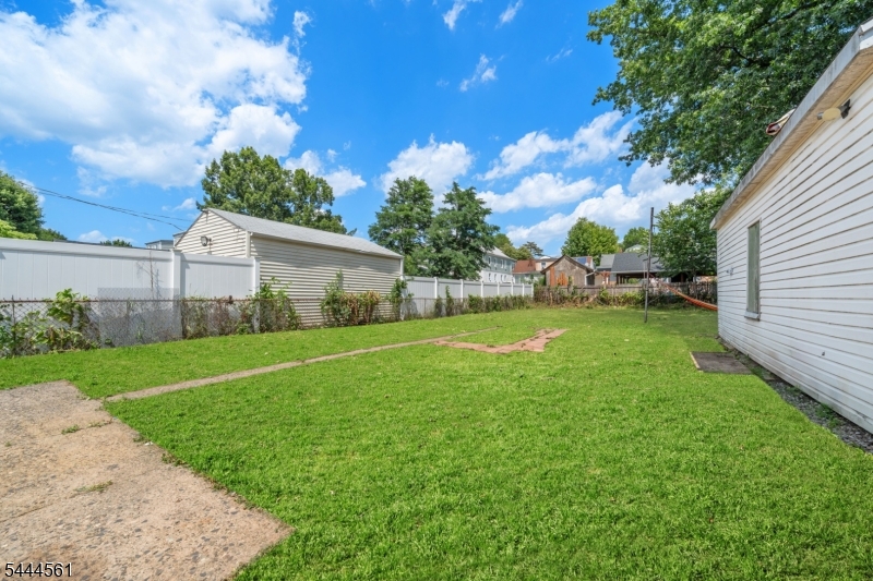 73 Raritan Avenue Paterson, NJ 07503 - Photo 3 of 18