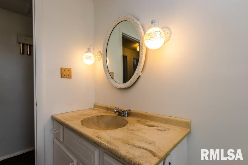 1408 Springfield Road East Peoria, IL 61611 - Photo 18 of 36 Gallery Image 18