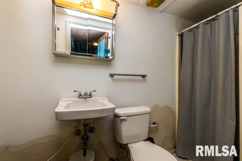 1408 Springfield Road East Peoria, IL 61611 - Photo 28 of 36 Gallery Image 28
