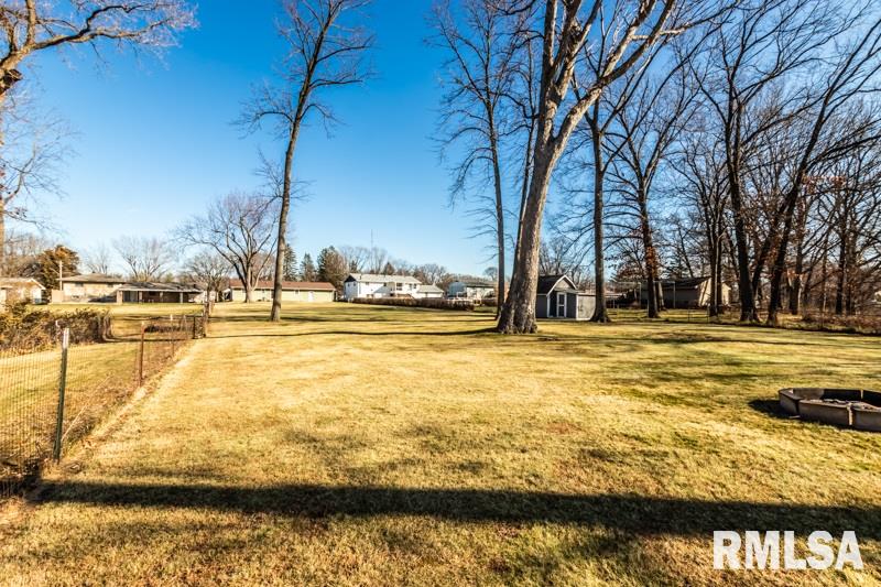 1408 Springfield Road East Peoria, IL 61611 - Photo 35 of 36 Gallery Image 35