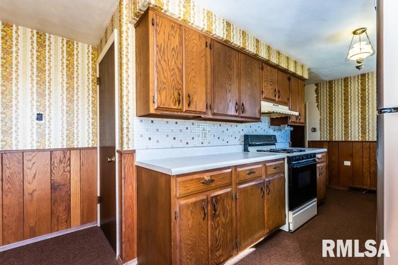 1408 Springfield Road East Peoria, IL 61611 - Photo 10 of 36 Gallery Image 10