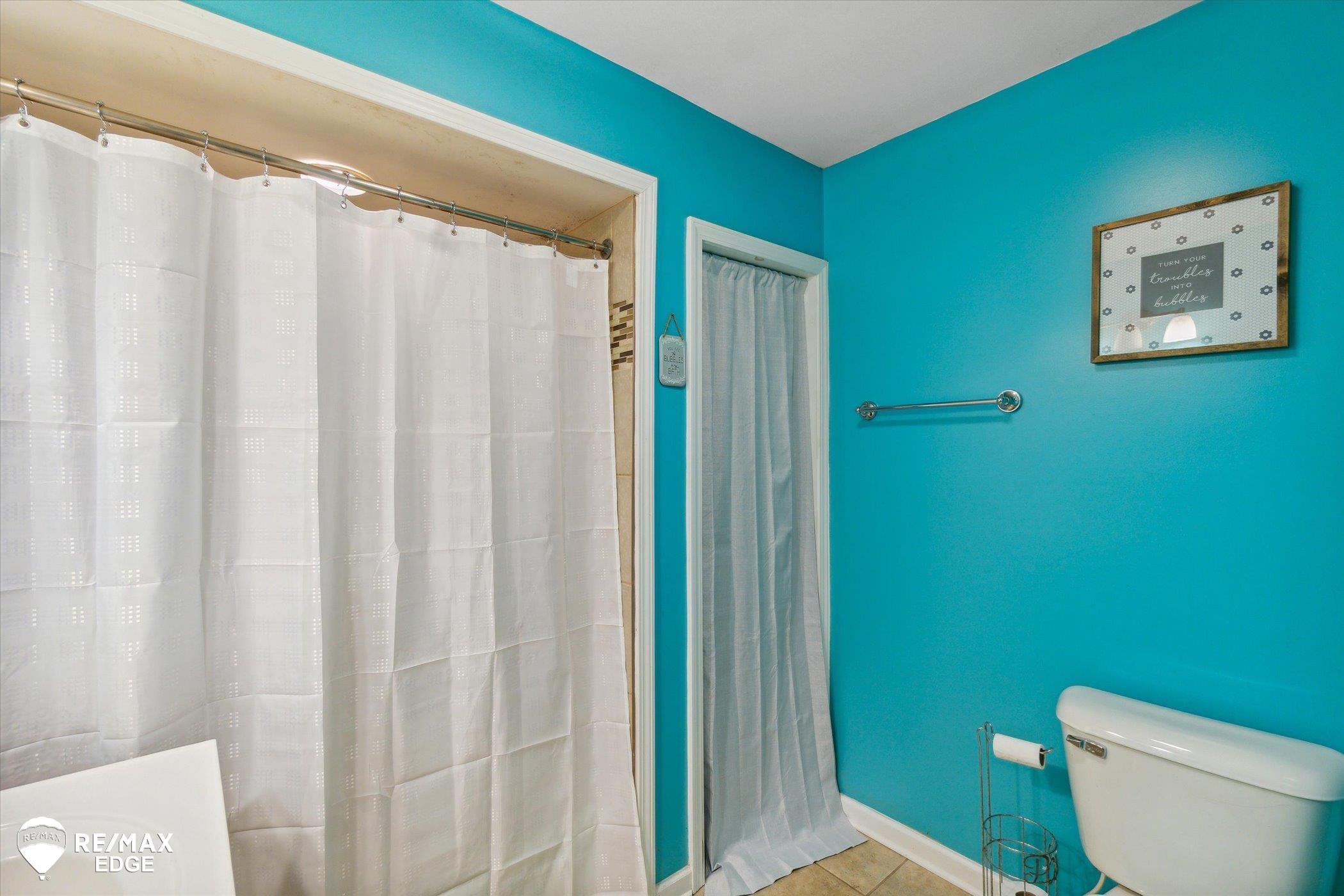 2197 Howe Road Burton, MI 48519 - Photo 20 of 37 50123004-19.JPG