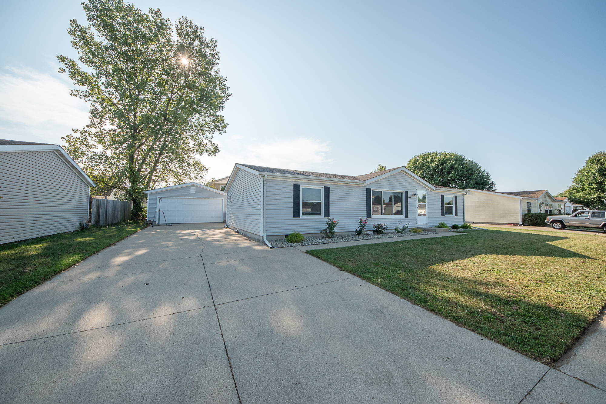 4665 West Ridge Drive Columbus, IN 47203 - Photo 2 of 22 Gallery Image 2
