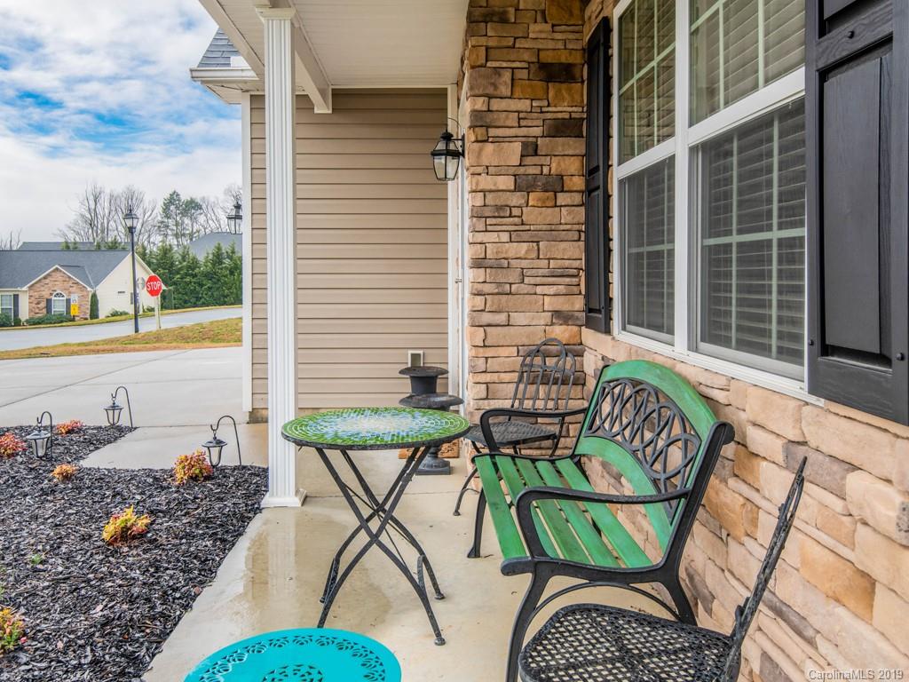 348 Black River Road Fletcher, NC 28732 - Photo 4 of 33