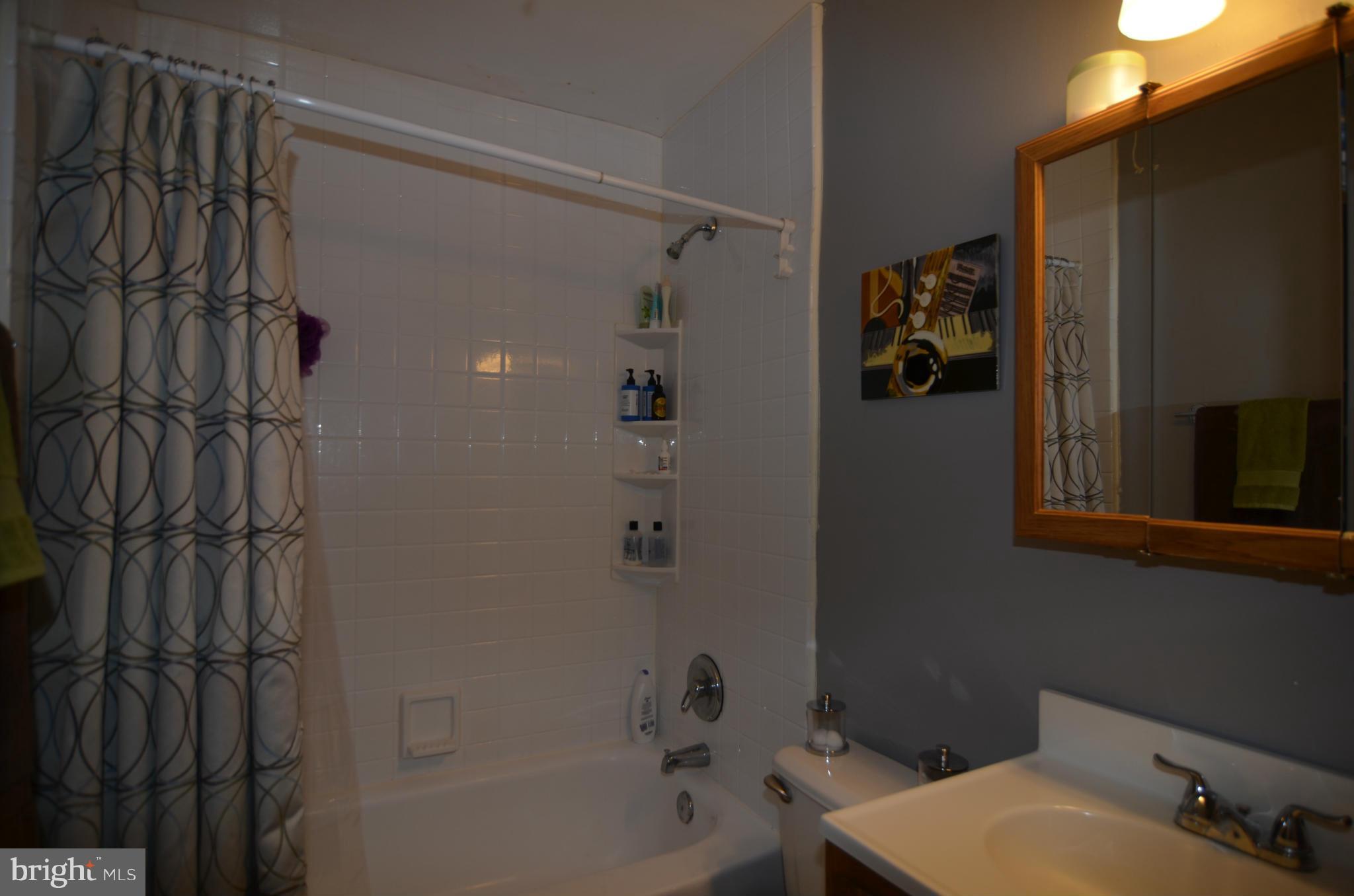 3494 Dunhaven Road Baltimore, MD 21222 - Photo 11 of 20 Bath