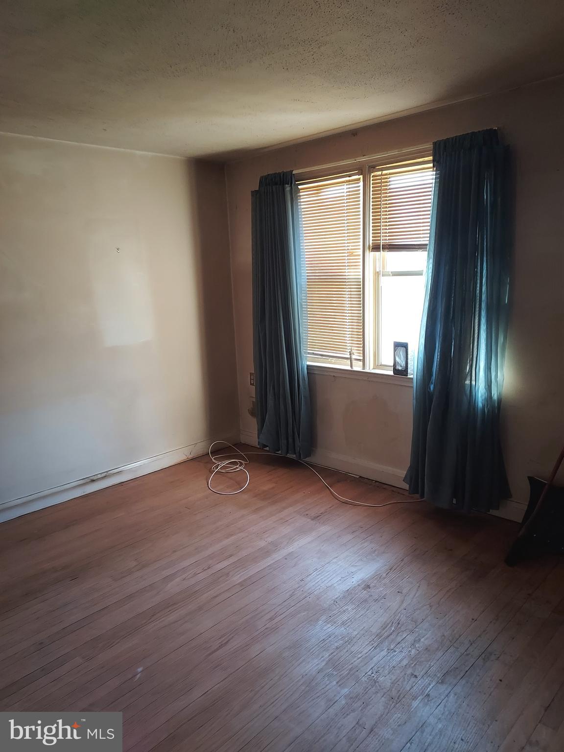 8643 Oak Road Baltimore, MD 21234 - Photo 3 of 19
